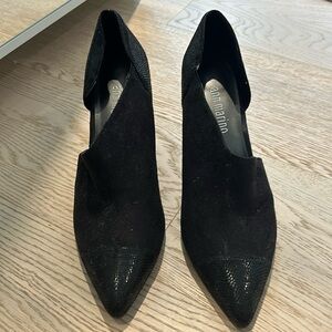 Women’s black heel cute detailing on the toe and heel perfect condition